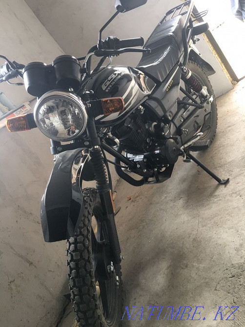 Мотоцикл suzuki gsx  - изображение 2