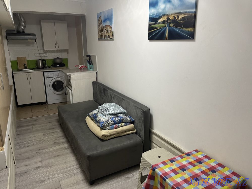 Рахмет сауда орталығы ауданынан бөлме жалдаймын, барлық қажетті жиһаздар мен тұрмыстық техникалар бар  Астана - изображение 1