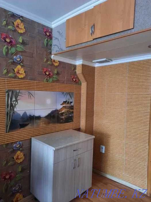 Сдам Общ. Колх. р-к, ПВХ, 3/5, 18 кв.м., мебел., холод., 40 тыс.+ком. Петропавловск - изображение 1