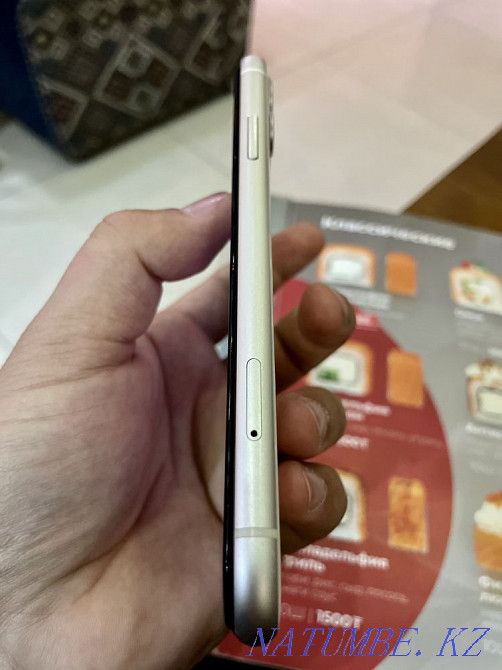 Iphone 11 64GB White White Almaty - photo 3