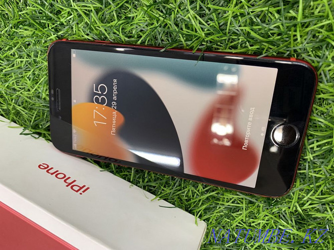 iPhone 8 RED 64 ГБ өте жақсы күйде батарея 100% соңғы 75к Шымкент - изображение 1