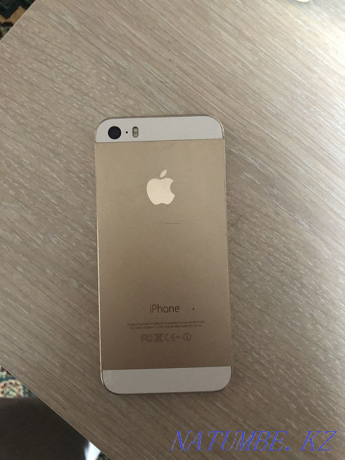 Iphone 5s gold locked Petropavlovsk - photo 2