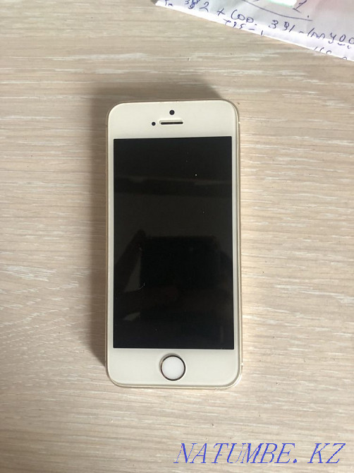 Iphone 5s gold locked Petropavlovsk - photo 1