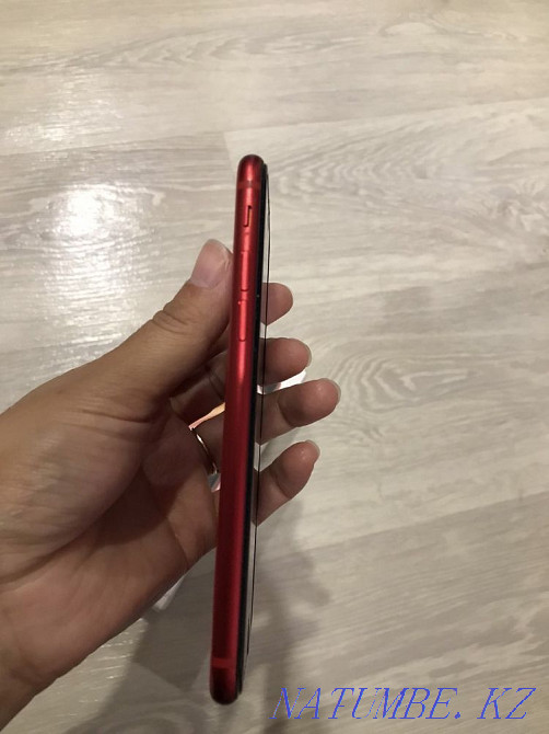 iPhone SE 2020 64 gb в подарок фитнес браслет Усть-Каменогорск - изображение 5