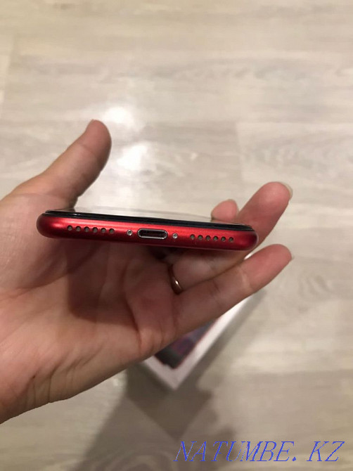 iPhone SE 2020 64 gb в подарок фитнес браслет Усть-Каменогорск - изображение 7