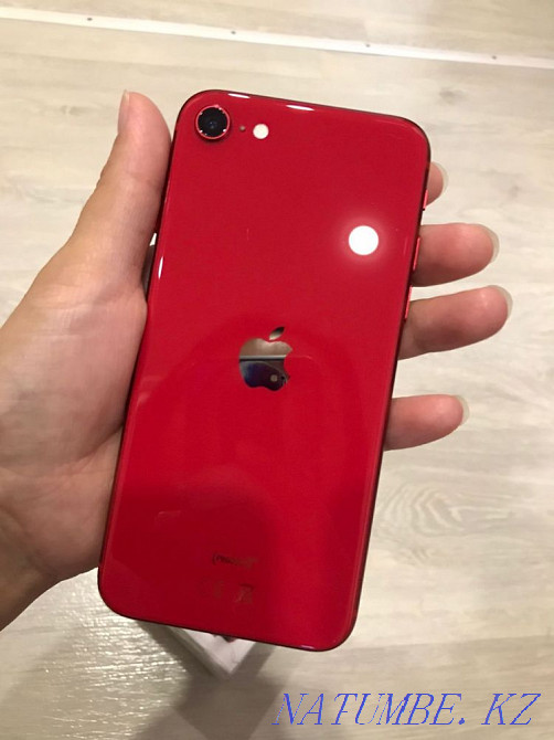 iPhone SE 2020 64 gb в подарок фитнес браслет Усть-Каменогорск - изображение 2