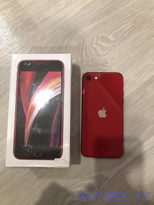 iPhone SE 2020 64 gb в подарок фитнес браслет Усть-Каменогорск - изображение 1