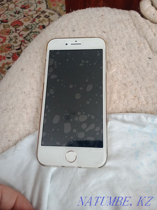 IPhone 8 китайский состояние 10/10 минусов нет коробки и зарядки нет. Алматы - изображение 1