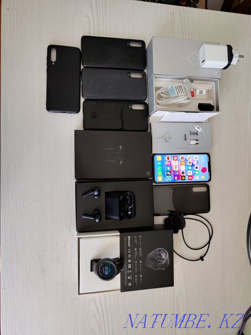 Продается моб.телф Xiaomi Mi9 8/128GB Global + смарт часы Xiaomi Verge  - изображение 2