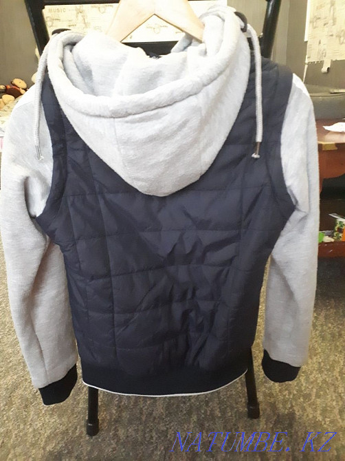 Windbreaker for sale, in good condition. Ust-Kamenogorsk - photo 2