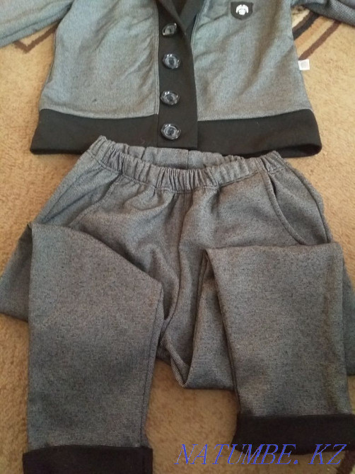 Джентельменге арналған үш бөліктік костюм сатылады.  отбасы  - изображение 2