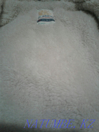 Балаларға арналған жарты маусымдық фирмалық пальто өте жақсы жағдайда  отбасы  - изображение 3