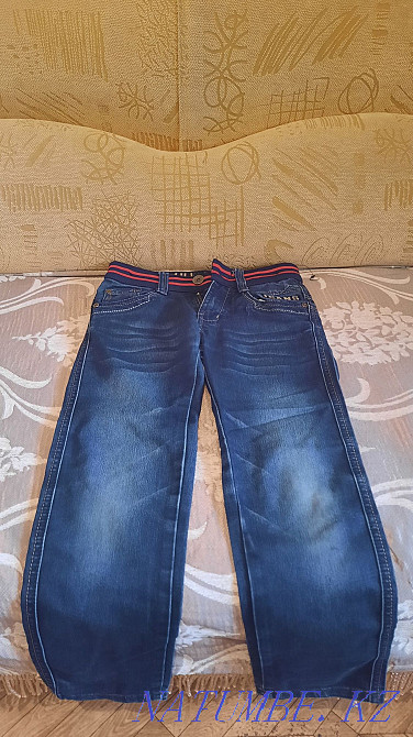 Джинсовые брюки на мальчика 10-12 лет. Цена 1700 тг. В отличном сост. Аксу - изображение 1