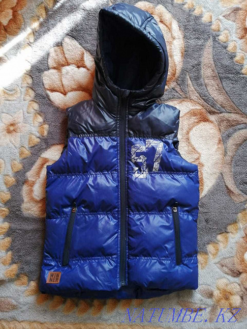 Selling a sleeveless jacket for a boy Aqtobe - photo 1