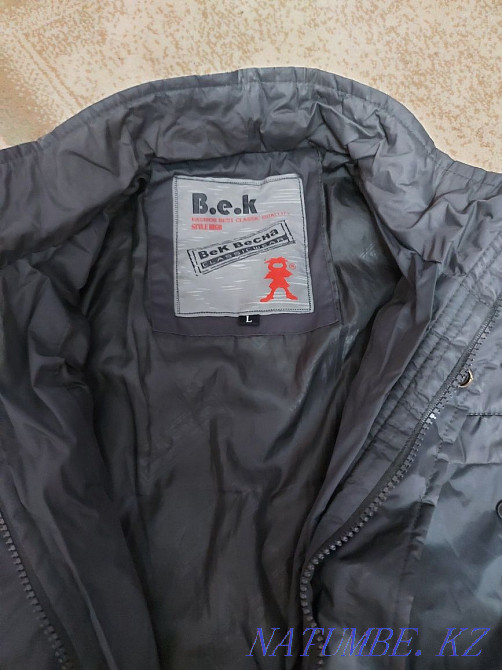 Продам весенние куртки б/у в хорошем состоянии на 8-10 лет за 3000тг. Семей - изображение 4