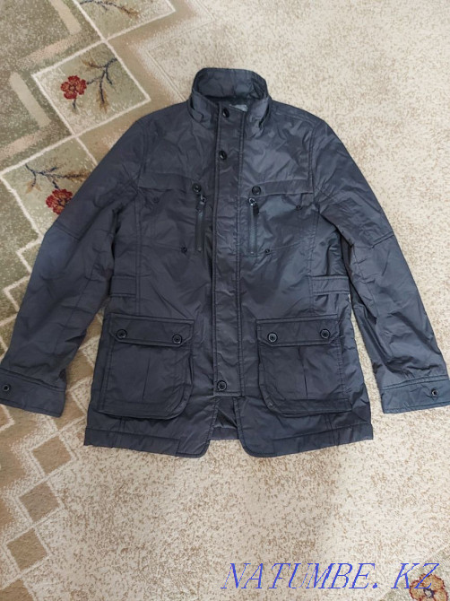 Продам весенние куртки б/у в хорошем состоянии на 8-10 лет за 3000тг. Семей - изображение 3