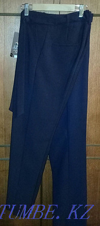 Selling brand new pants.  - photo 2