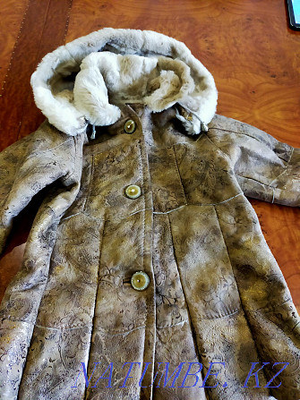 I will sell a natural sheepskin coat for a girl 3-5 years old or an exchange Astana - photo 1