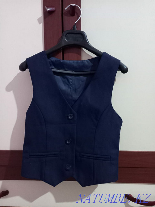 Продам школьный комплект для девочки 6-7 лет Каскелен - изображение 3