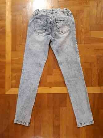 Продам джинсы на девочку. 12-13 лет. На рост 155-160 Almaty