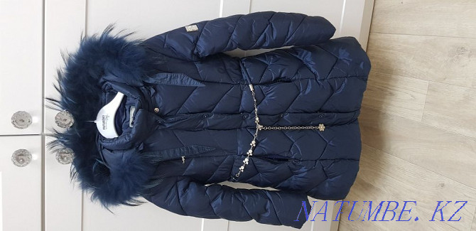 I will sell a winter jacket for a girl 6_8 years old. Very warm. Natural fur. Aqtobe - photo 1