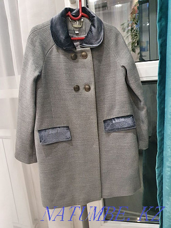 Продам пальто на девочку 6-7 лет Усть-Каменогорск - изображение 1