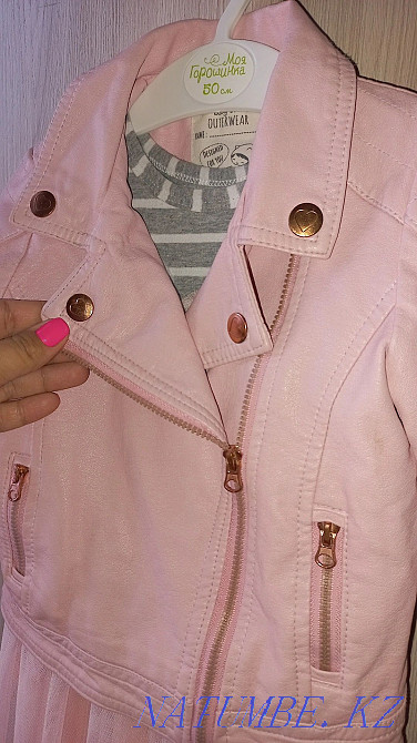 Кожанка на девочку 1-2 года в отличном состоянии Нуркен - изображение 1