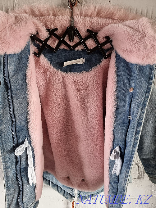 Джинсовая куртка весна-осень на 4-5 лет Усть-Каменогорск - изображение 2