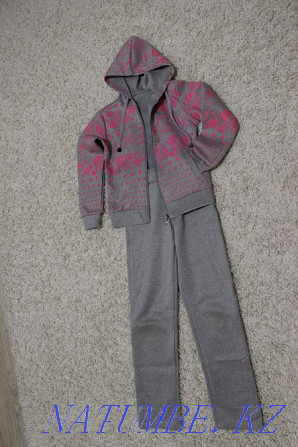 Tracksuit for a girl 6-9 years old Rudnyy - photo 1