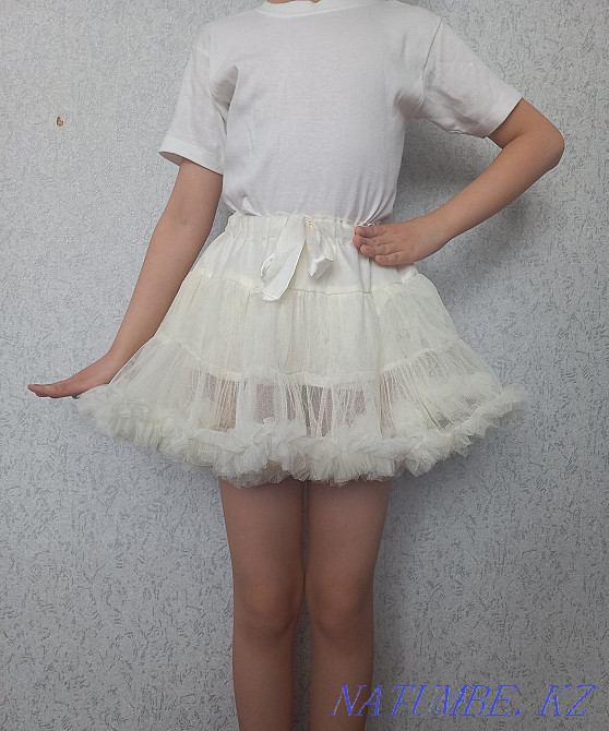 ?yzdar?a arnal?an satylada skirt.  - photo 1