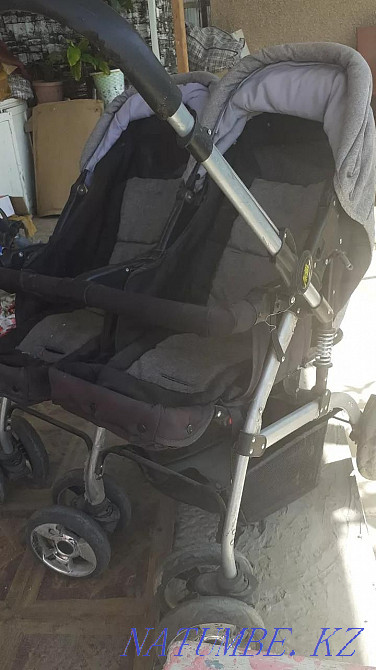 Stroller for twins  - photo 1