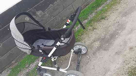 коляска и вещи для новорождённого 