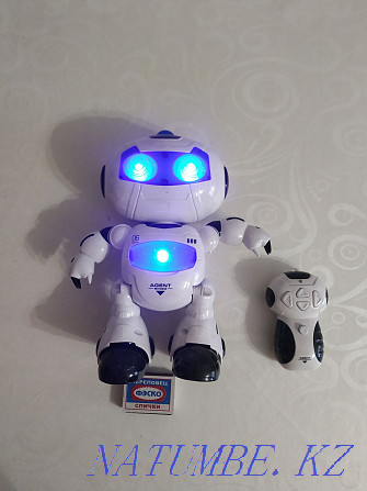 Robot toy. On the control panel. Inexpensive Kapshagay - photo 1