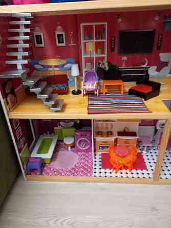 Продам Кукольный домик с мебелью Astana