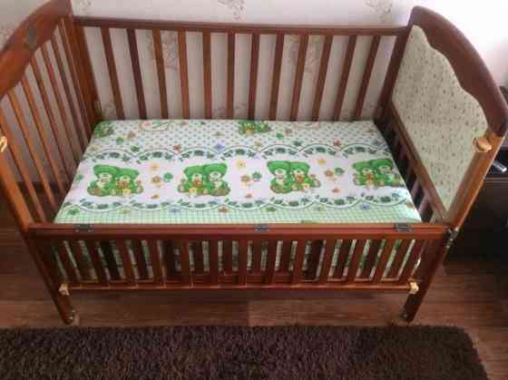 Продам деревянную кровать манеж  Алматы