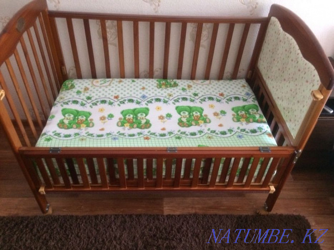 Продам деревянную кровать манеж Алматы - изображение 4