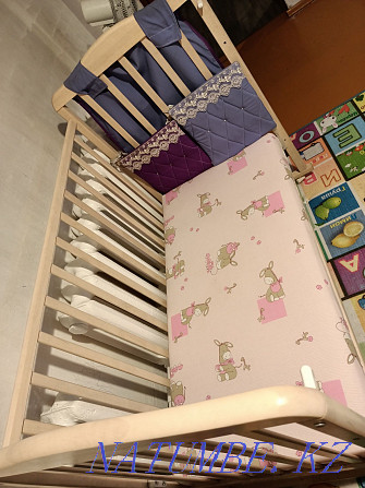 Baby crib  - photo 1