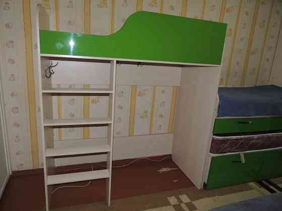 Двухъярусная кровать + кровать-домик для 3-х детей Oral