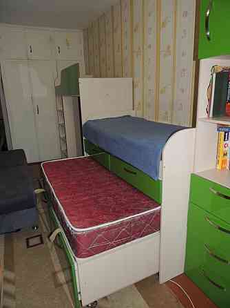 Двухъярусная кровать + кровать-домик для 3-х детей  Орал