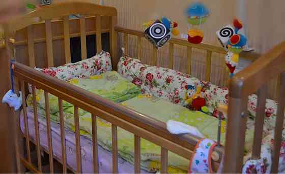 Кроватка детская с маятником, отдельно матрас 10.000, кроватка 15.000 Astana