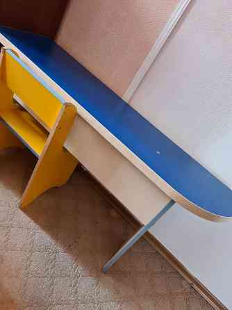 Продам детский стол со стульями Almaty