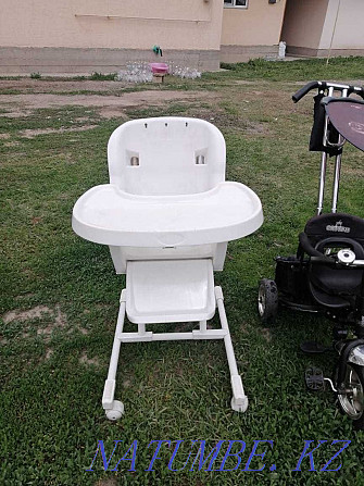 Продам детский стульчик для кормления  - изображение 1