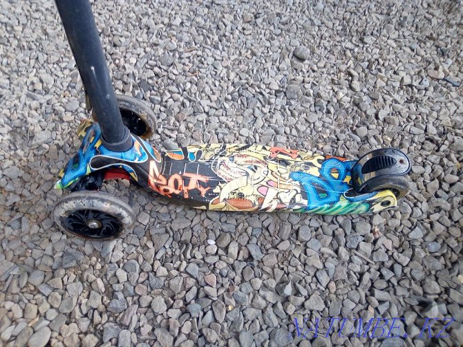 Children's scooter with a graffiti pattern, plastic Almaty - photo 8