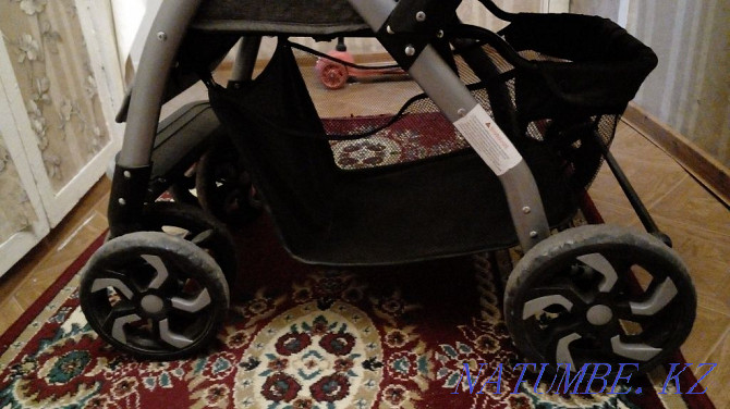 Comfortable baby stroller with reversible handle Almaty - photo 7