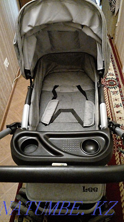 Comfortable baby stroller with reversible handle Almaty - photo 4