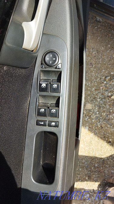 VAZ 2170 Priora Sedan    year Акбулак - photo 9