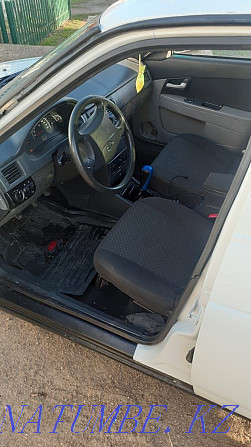 VAZ 2170 Priora жылдың седаны  Ақсай  - изображение 3