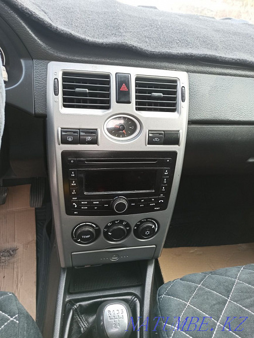 ВАЗ 2172 Priora Хэтчбек    года Бостандык - изображение 7