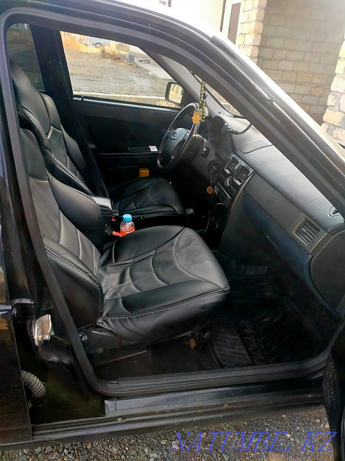 VAZ 2172 Priora Hatchback    year Khromtau - photo 5