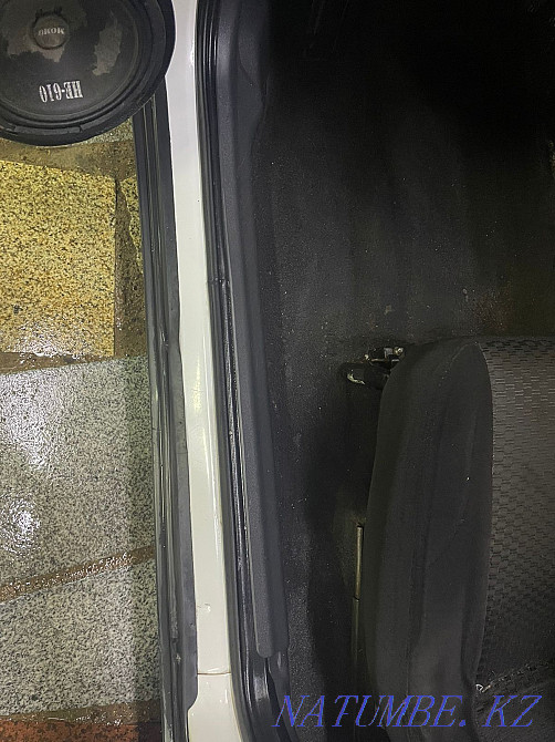 VAZ 2172 Priora Hatchback    year Astana - photo 3